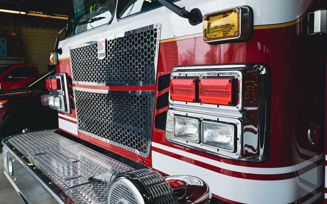 Dinas Damkar Nunukan Hapus Sarang Tawon di Kebun Warga